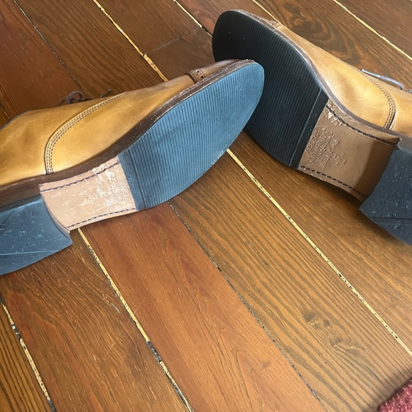 Allen Edmonds Fifth Ave Dress Shoes (Walnut Brown Leather) 9E - Picture 3 of 4